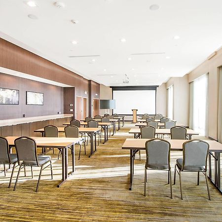 Отель Courtyard By Marriott Longview North Экстерьер фото